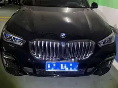 2022 BMW X5 40Li Premium M Sport Package, чёрный — фото 4