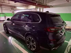 2022 BMW X5 40Li Premium M Sport Package, чёрный — фото 5