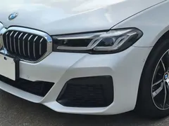 2022 BMW 5 Series 525Li M Sport Package, белый — фото 4