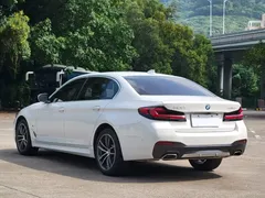 2022 BMW 5 Series 525Li M Sport Package, белый — фото 16