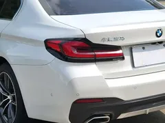 2022 BMW 5 Series 525Li M Sport Package, белый — фото 19