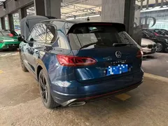 2021 Volkswagen Touareg 3.0TSI Black Sport Package, синий — фото 2