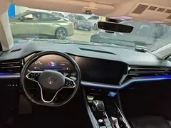 2021 Volkswagen Touareg 3.0TSI Black Sport Package, синий — фото 7
