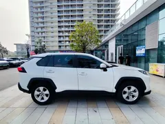 2022 Toyota RAV4 2.0L CVT 2WD Urban, белый — фото 3