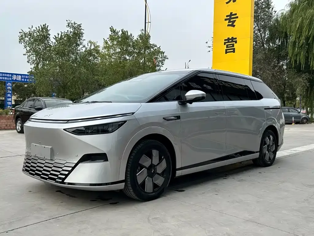 2024 Xpeng X9 610 Long Range Pro
