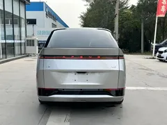 2024 Xpeng X9 610 Long Range Pro — фото 5