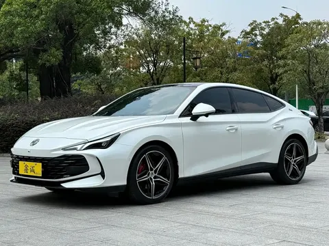 2025 MG MG7 2.0T Trophy+ Smart Driving