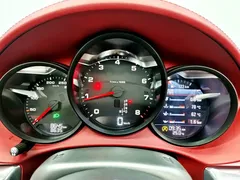 2022 Porsche 718 Boxster 2.0T — фото 9