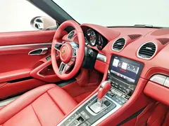2022 Porsche 718 Boxster 2.0T — фото 11