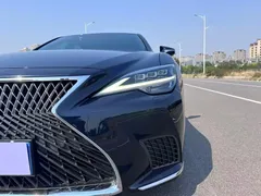 2021 Lexus LS 500h Excellence, синий — фото 16