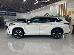 2022 Toyota Crown Kluger 2.0T 4WD, белый — фото 3