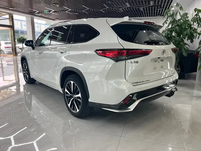 2022 Toyota Crown Kluger 2.0T 4WD