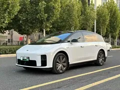 2025 Li Auto i8 Standard, белый — фото 3