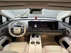 2025 Li Auto i8 Standard, белый — фото 4