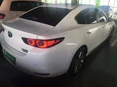 2021 Mazda 3 2.0L AT, белый — фото 7