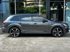 2021 Audi Q7 55 TFSI quattro S line Sport — фото 3