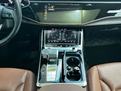 2021 Audi Q7 55 TFSI quattro S line Sport — фото 13