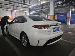 2022 Toyota Levin Hybrid 1.8H E-CVT Luxury, белый — фото 8