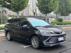 2021 Toyota Sienna 2.5L Hybrid Luxury, чёрный — фото 3