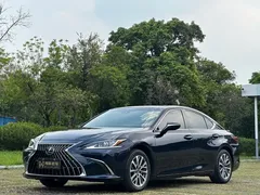 2022 Lexus ES 300h Excellence, синий — фото 1