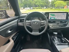 2022 Lexus ES 300h Excellence, синий — фото 18