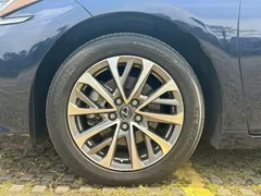 2022 Lexus ES 300h Excellence, синий — фото 20