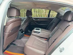 2022 BMW 5 Series 530Li Premium M Sport Package, белый — фото 2
