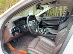 2022 BMW 5 Series 530Li Premium M Sport Package, белый — фото 3