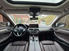 2022 BMW 5 Series 530Li Premium M Sport Package, белый — фото 4