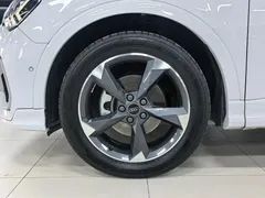 2023 Audi Q3 35 TFSI Fashion Sport 1.4T, белый — фото 6