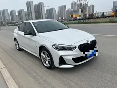 2022 BMW 1 Series 120i M Sport, белый — фото 3