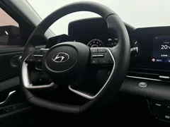 2022 Hyundai Elantra 1.5L CVT LUX Premium — фото 9