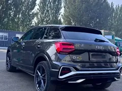 2022 Audi Q2L 35 TFSI Sport, чёрный — фото 3