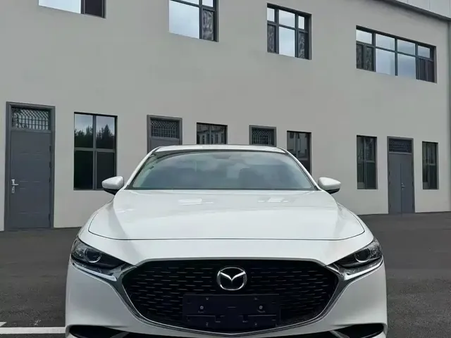 2023 Mazda 3 2.0L AT