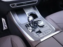 2022 BMW X5 30Li Premium M Sport Package, чёрный — фото 12