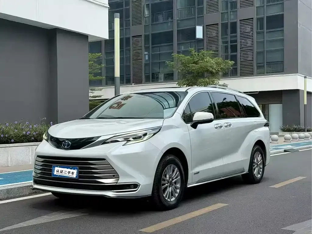2021 Toyota Sienna 2.5L Hybrid Luxury