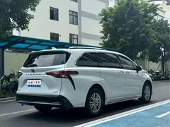 2021 Toyota Sienna 2.5L Hybrid Luxury, белый — фото 5