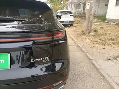 2022 Changan UNI-K iDD PHEV 130km 1.5T Premium, чёрный — фото 8
