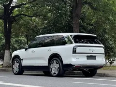 2025 Zeekr 9X Hyper 70kWh 6-seat, белый — фото 34