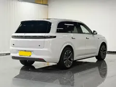 2025 Li Auto L8 Smart Refresh, белый — фото 3