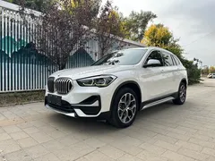 2022 BMW X1 Premium, белый — фото 1
