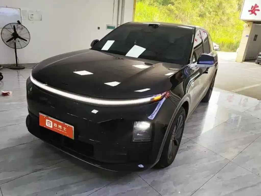 2025 Li Auto L6