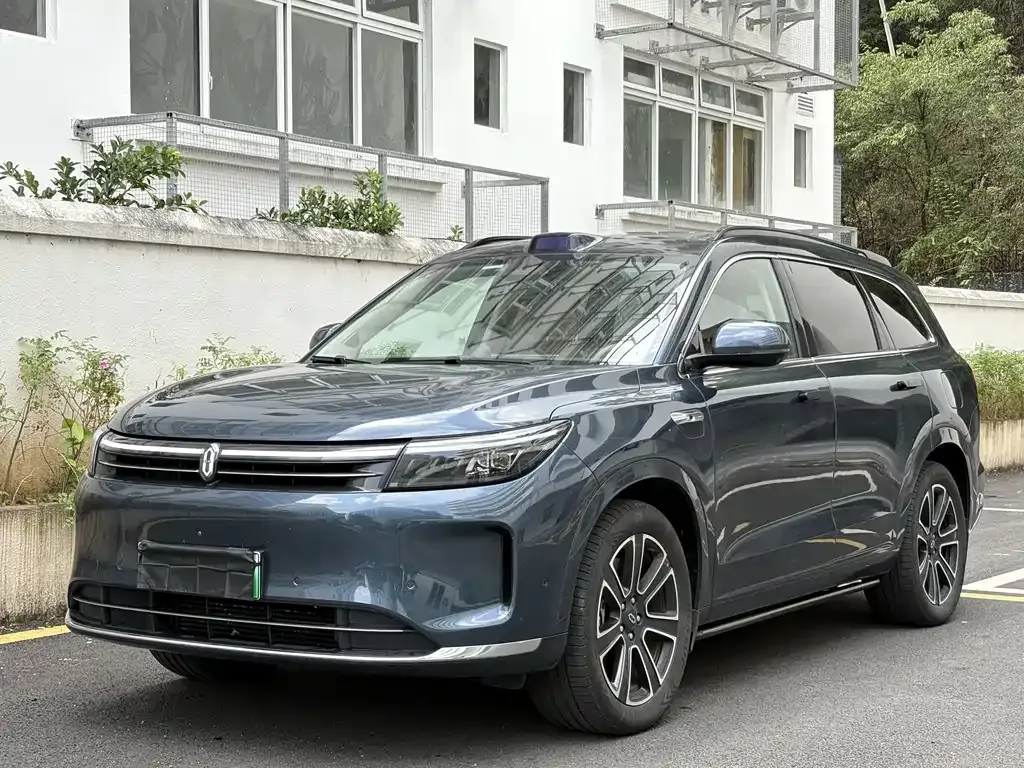 2024 Aito M7 1.5T Smart Driving 4WD Ultra 5-seat