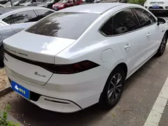 2024 BYD Qin PLUS Honor DM-i PHEV 55km Leading, белый — фото 3