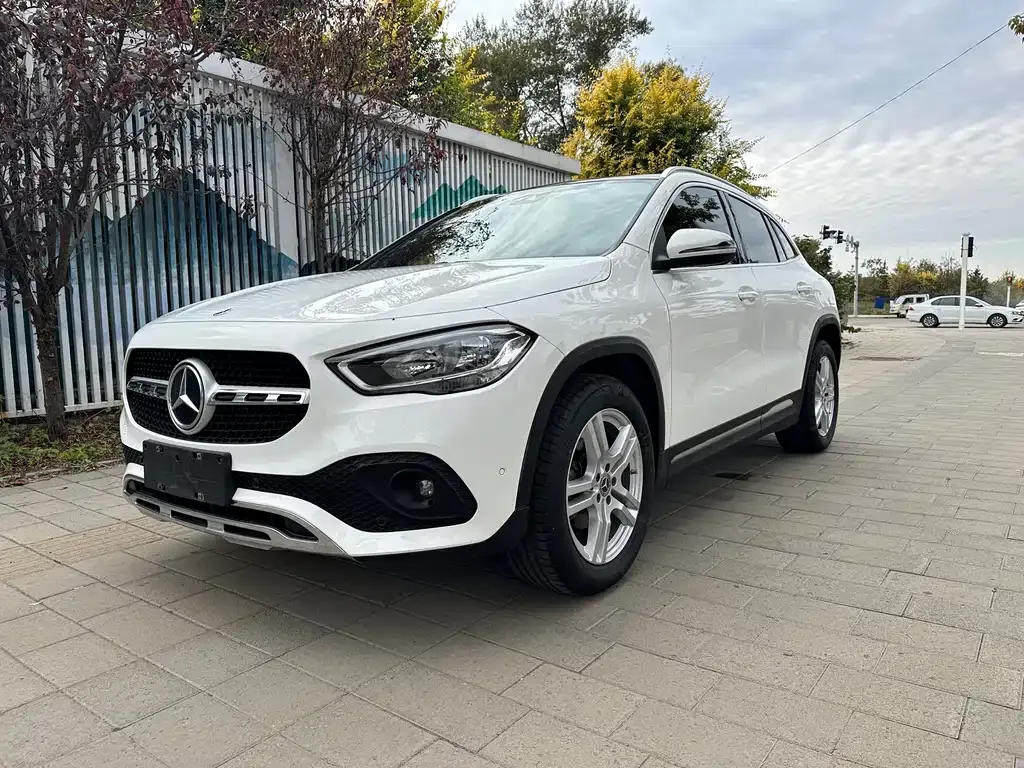 2022 Mercedes-Benz GLA 180