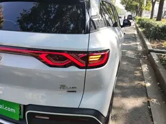 2025 BYD Yuan UP Smart Driving 401km Vitality, белый — фото 8