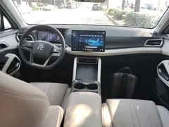 2025 BYD Yuan UP Smart Driving 401km Vitality, белый — фото 10