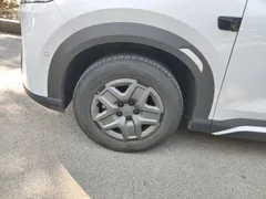 2025 BYD Yuan UP Smart Driving 401km Vitality, белый — фото 23