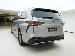 2023 Toyota Granvia 2.5L Hybrid Luxury — фото 4