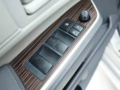 2023 Toyota Granvia 2.5L Hybrid Luxury — фото 10